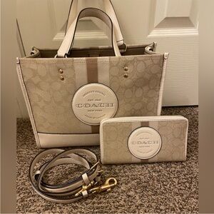 Dempsey Coach Bag with Matching Wallet